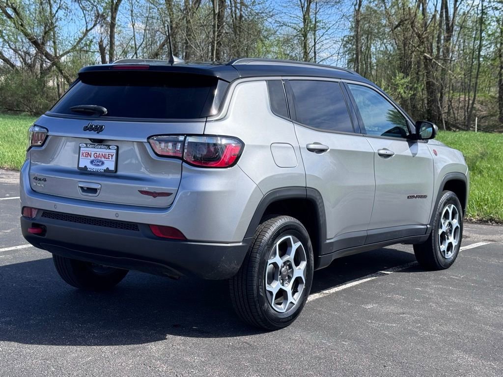 Used 2022 Jeep Compass Trailhawk AWD/4WD image 3