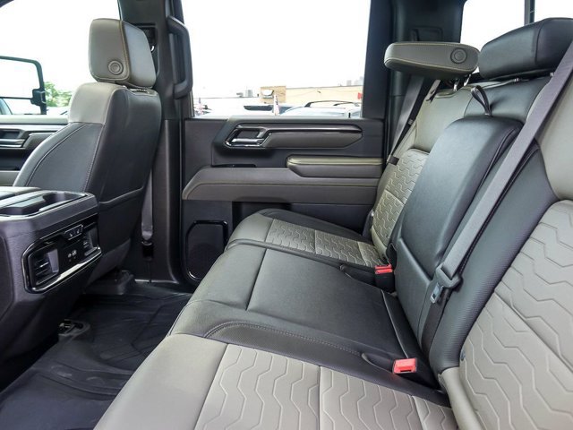Used 2024 Chevrolet Silverado 2500 ZR2 w/ Technology Package AWD/4WD image 16