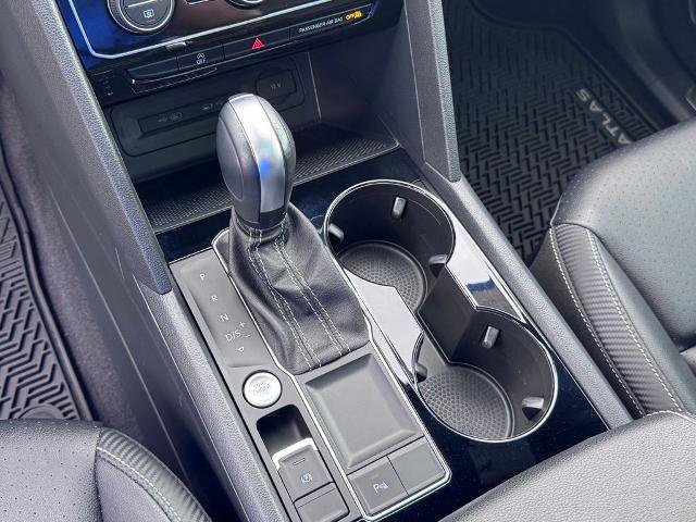 Used 2023 Volkswagen Atlas Cross Sport SE w/ Panoramic Sunroof Package image 16