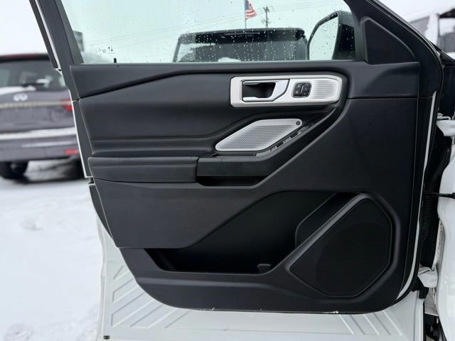 Certified 2020 Ford Explorer Platinum w/ Premium Technology Package image 19