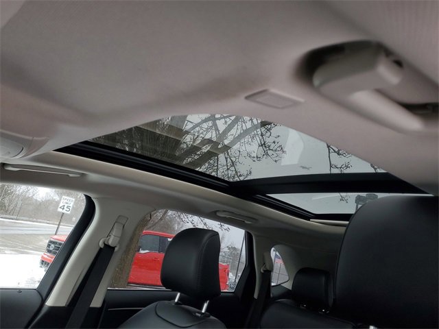 Certified 2024 Ford Edge SEL w/ Convenience Package image 11