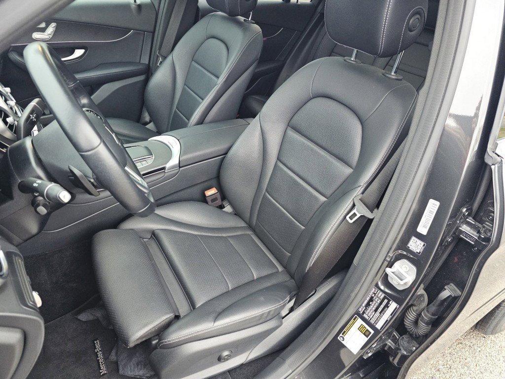 Used 2021 Mercedes-Benz GLC 300 image 6