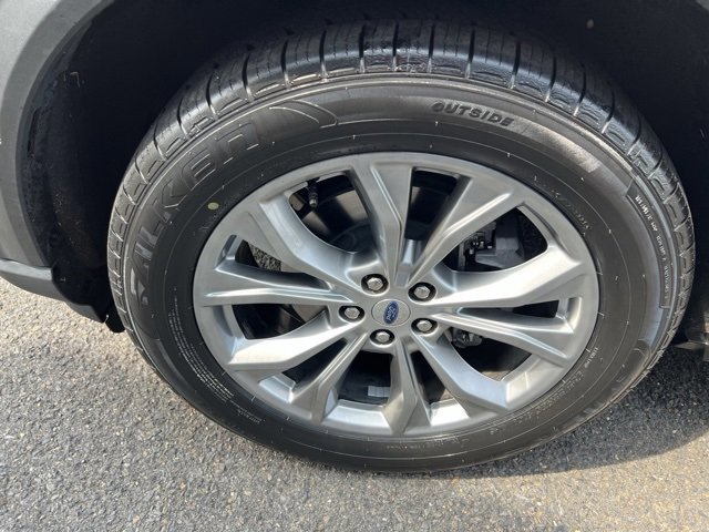 Certified 2022 Ford Explorer XLT w/ Equipment Group 202A image 8