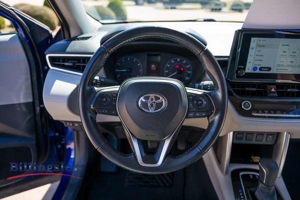 Used 2023 Toyota Corolla Cross LE image 12