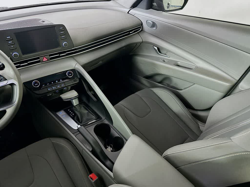 Used 2022 Hyundai Elantra SEL FWD image 10
