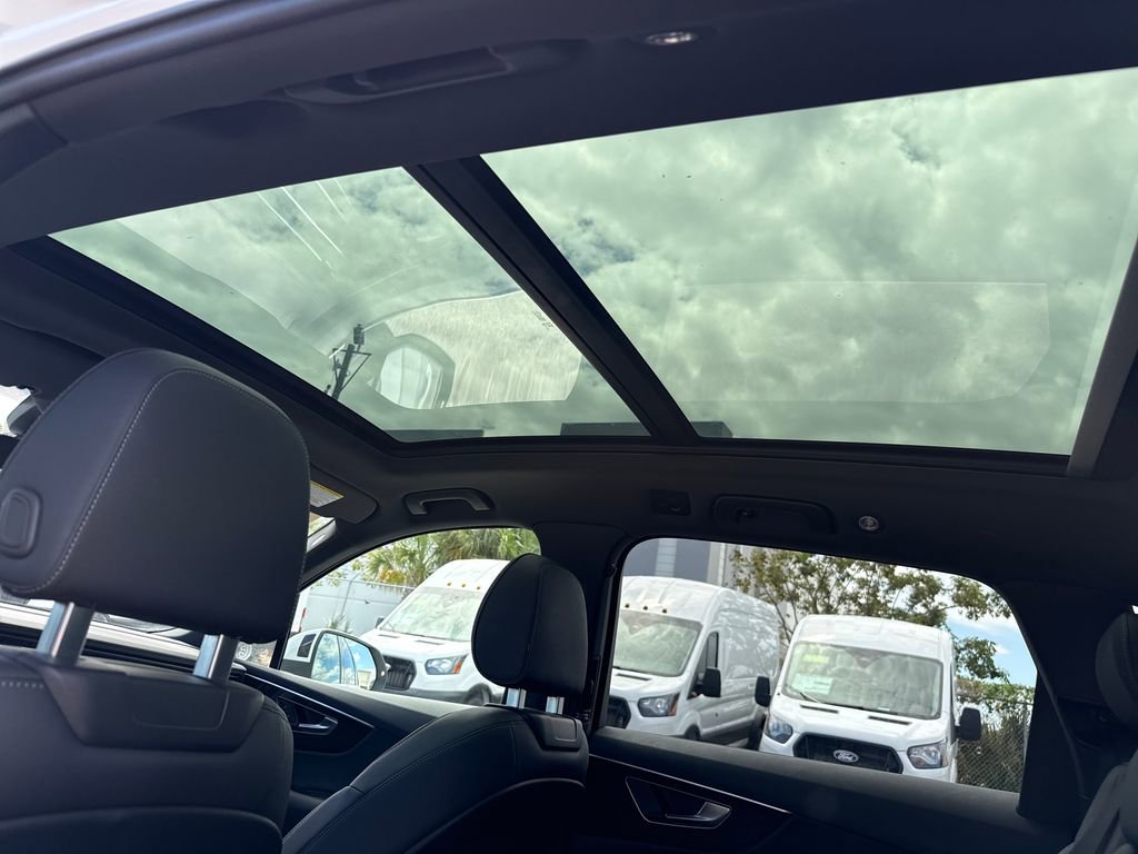 Used 2025 Audi Q7 2.0T Premium w/ Convenience Package AWD/4WD image 8