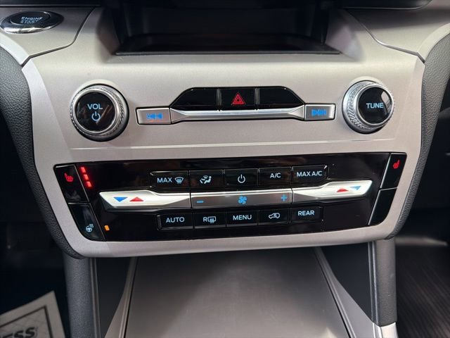 Certified 2022 Ford Explorer XLT w/ Equipment Group 202A image 26