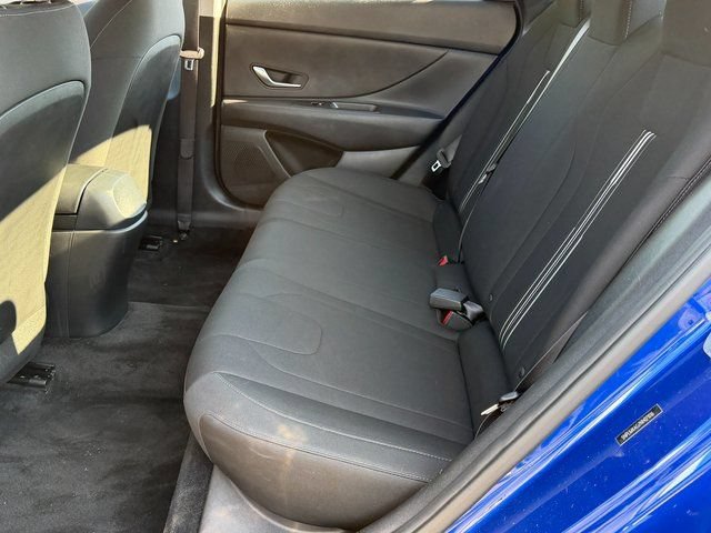 Used 2022 Hyundai Elantra SEL FWD image 7