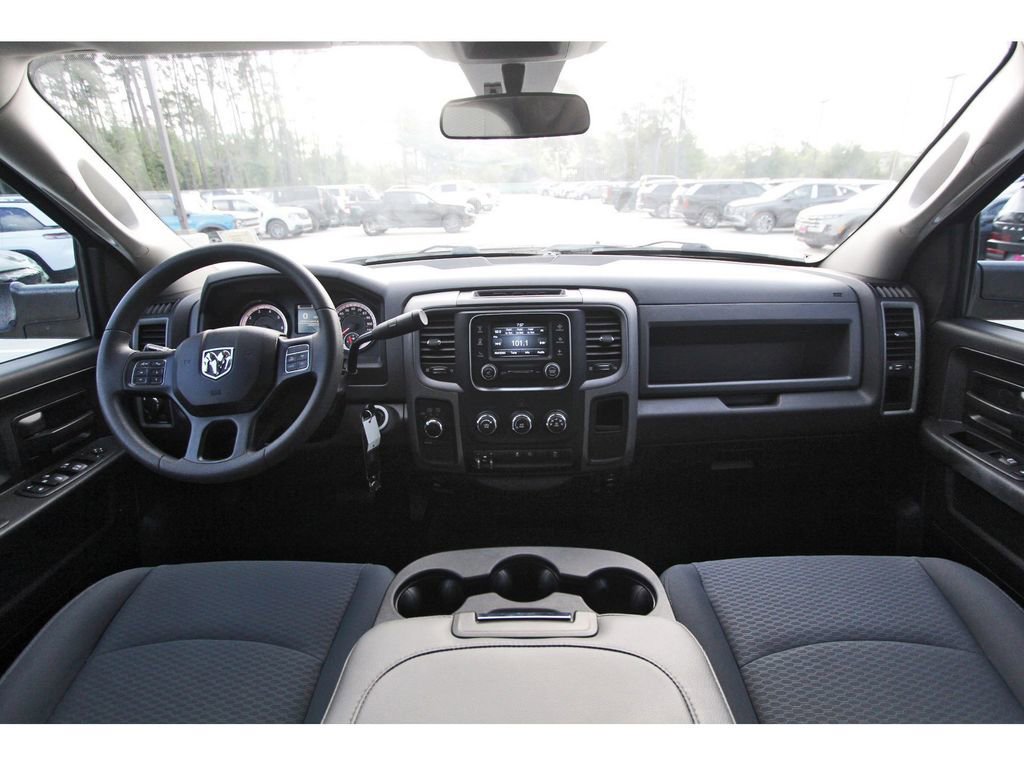 Used 2018 RAM 2500 Tradesman w/ Chrome Appearance Group image 12