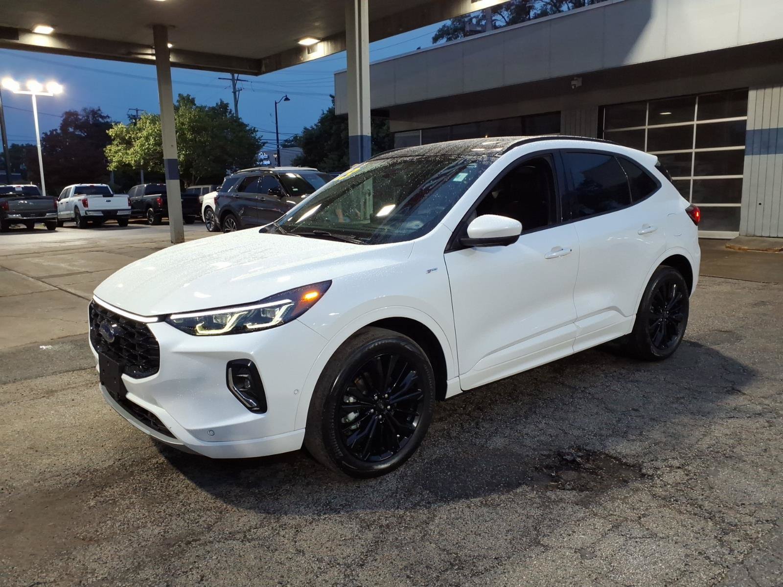 Certified 2023 Ford Escape ST-Line Elite w/ Premium Technology Package AWD/4WD image 6