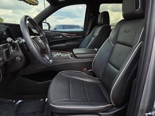 Used 2023 Cadillac Escalade Premium Luxury AWD/4WD image 16