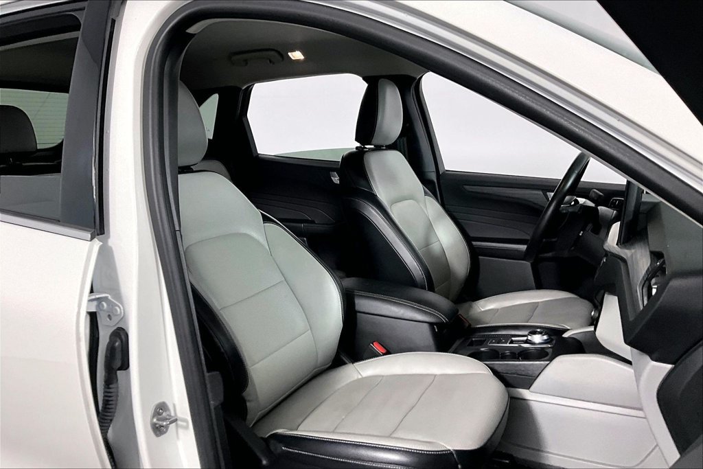 Certified 2023 Ford Escape Platinum AWD/4WD image 7