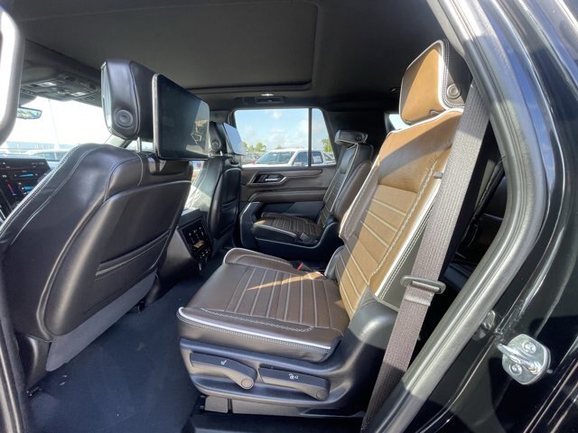 Used 2025 GMC Yukon Denali Ultimate AWD/4WD image 5