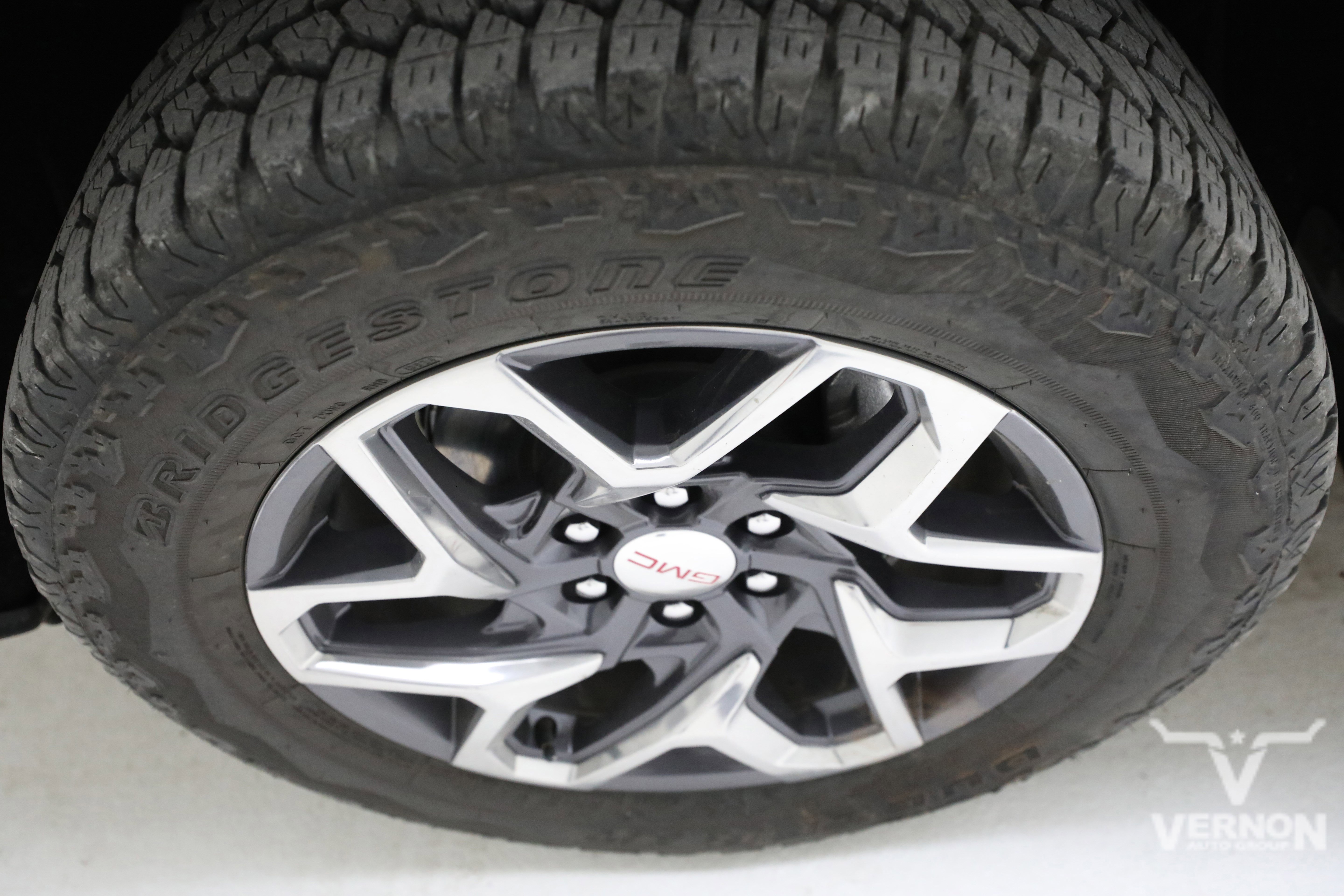 Used 2025 GMC Sierra 1500 SLT image 10