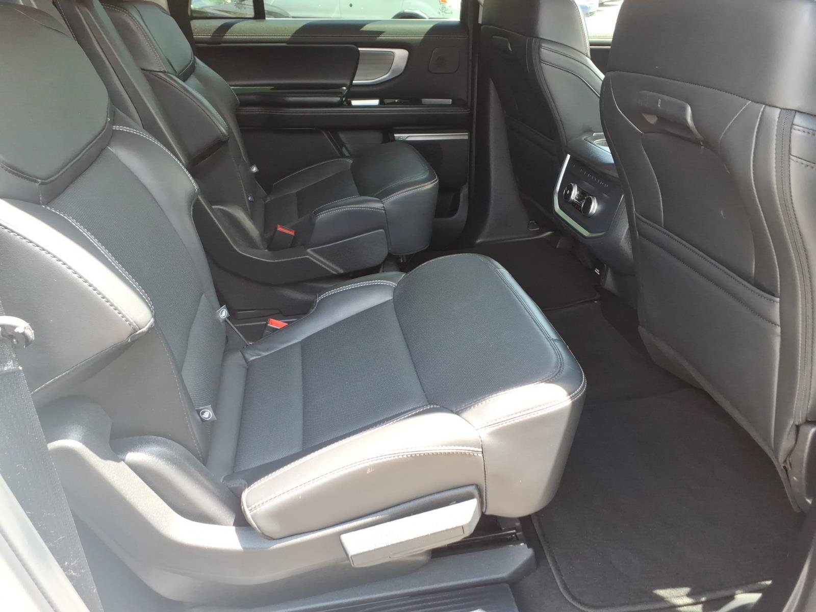 Certified 2025 Ford Expedition Max Platinum AWD/4WD image 31