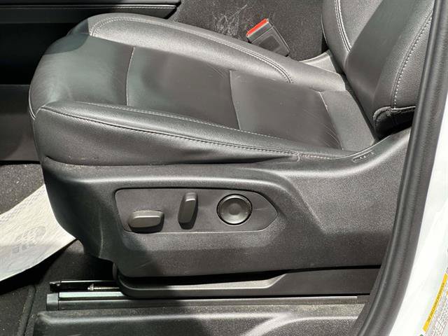 Used 2024 Chevrolet Tahoe Z71 w/ Luxury Package AWD/4WD image 14
