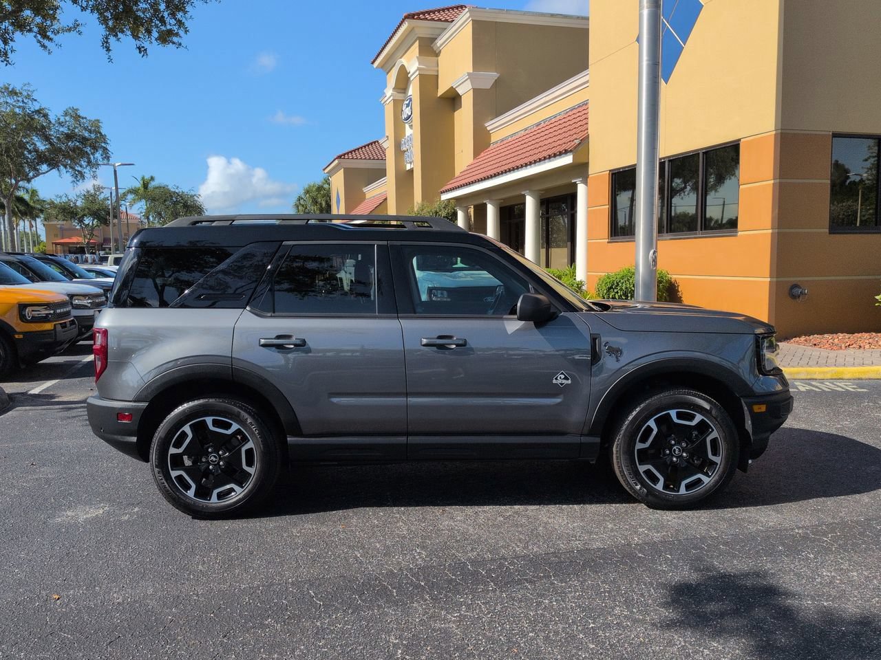 Certified 2023 Ford Bronco Sport Outer Banks AWD/4WD image 3