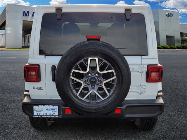 Used 2024 Jeep Wrangler Sahara image 4