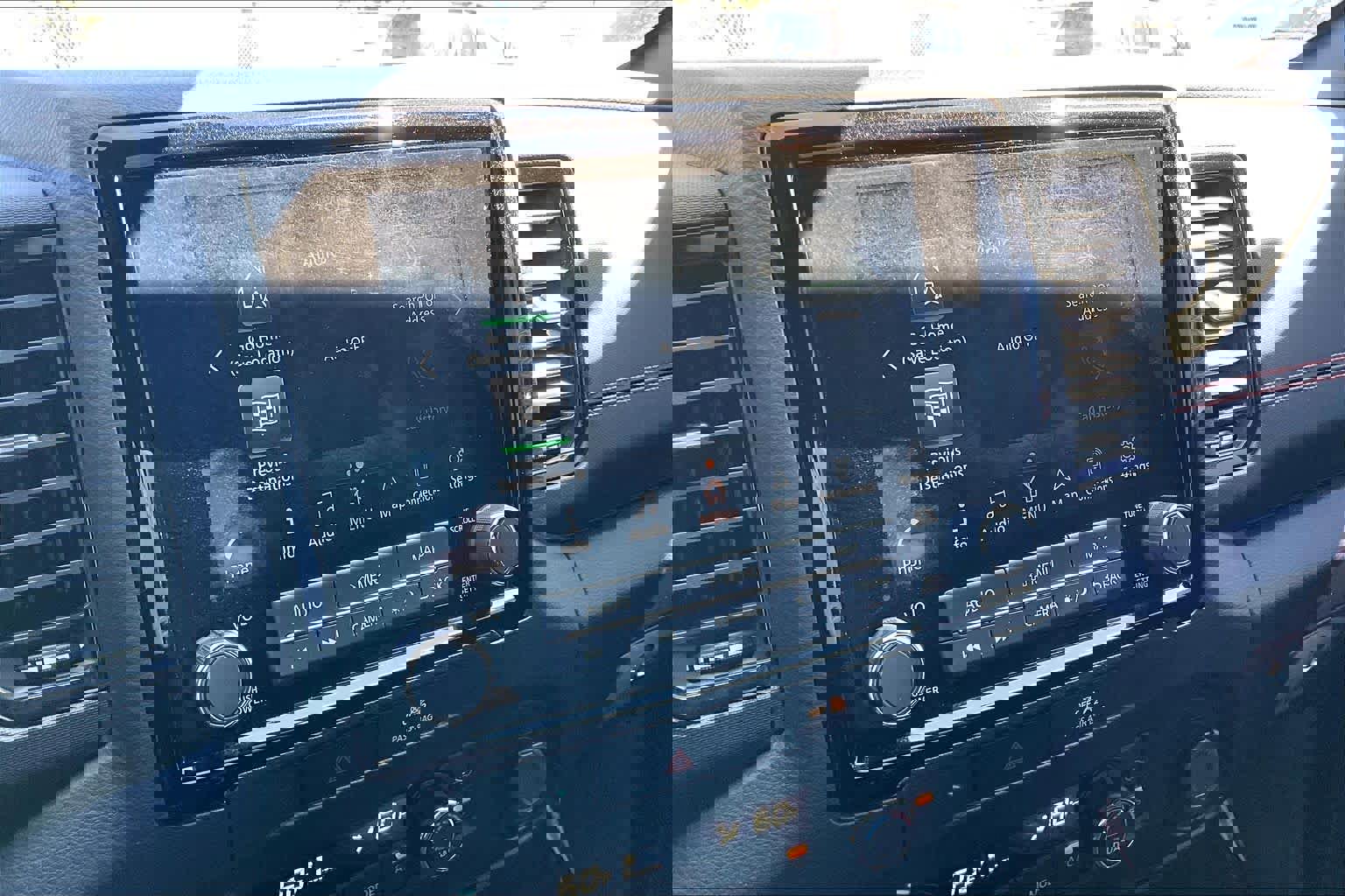 Used 2022 Nissan Frontier Pro-X image 11