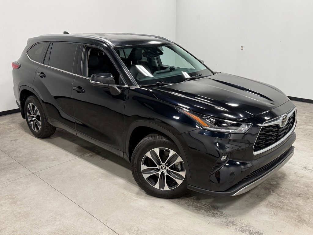 Used 2021 Toyota Highlander XLE image 40