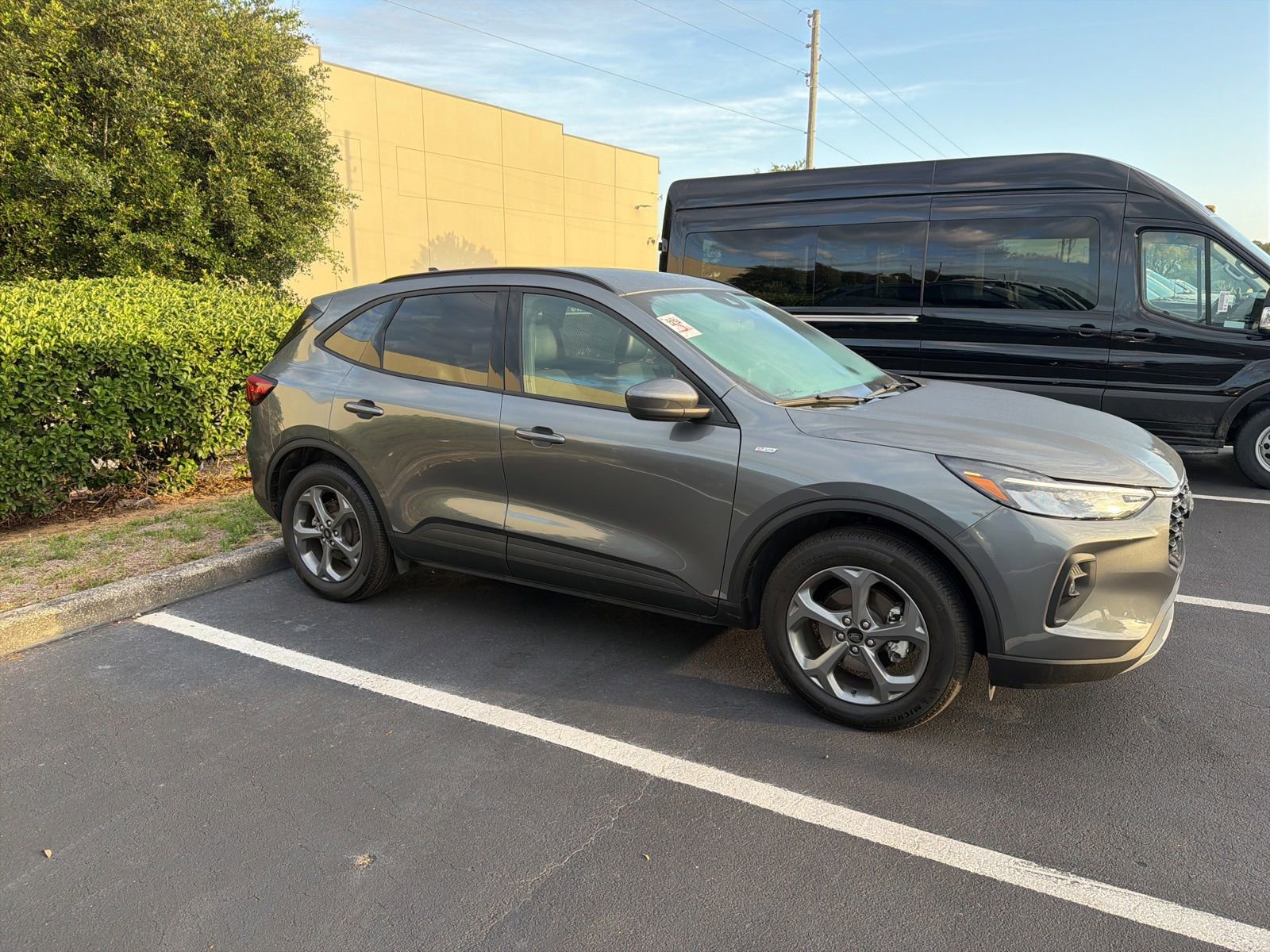 Certified 2025 Ford Escape ST-Line Select AWD/4WD image 2