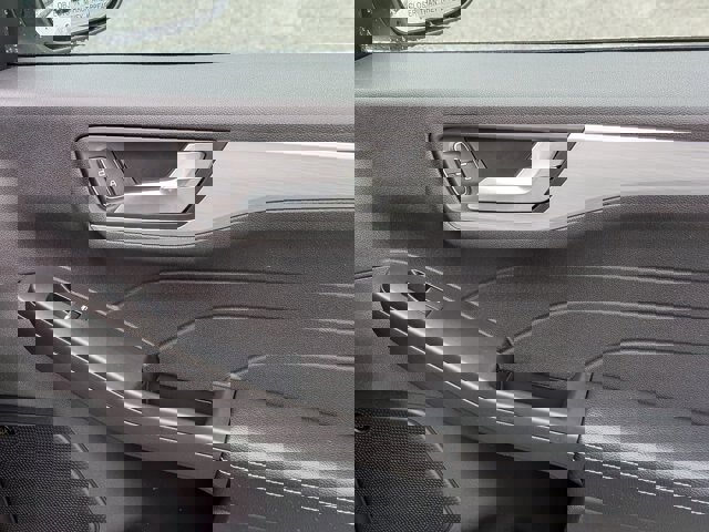 Certified 2024 Ford Escape SE w/ PHEV Premium Package image 39