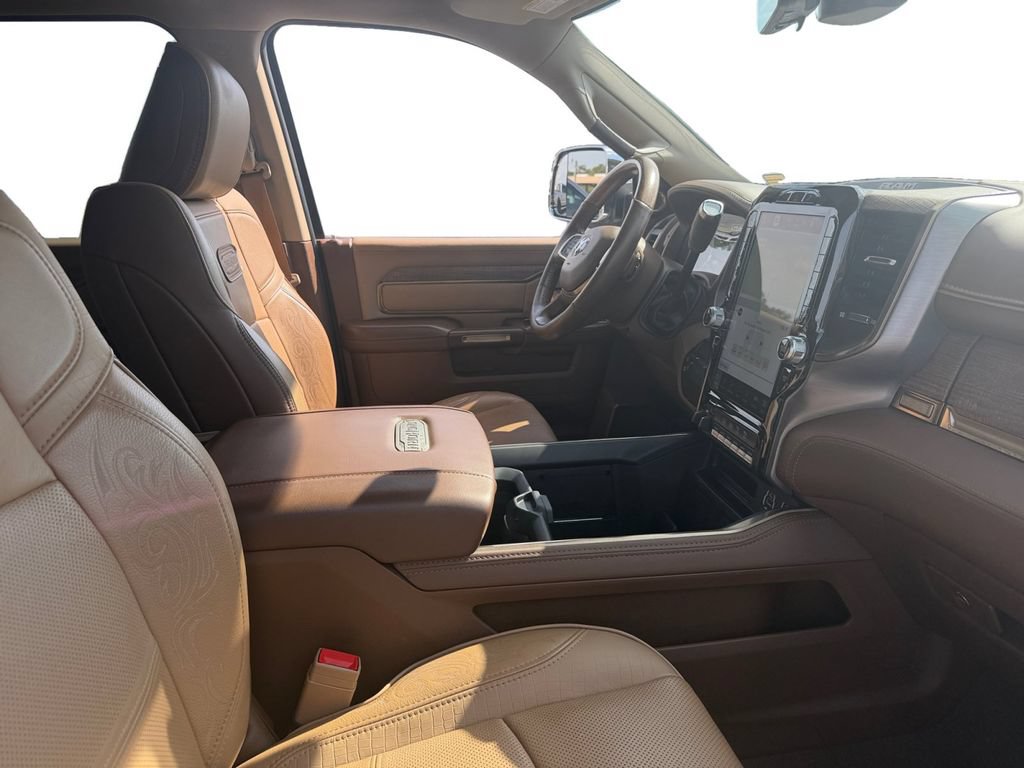Used 2022 RAM 3500 Limited AWD/4WD image 15