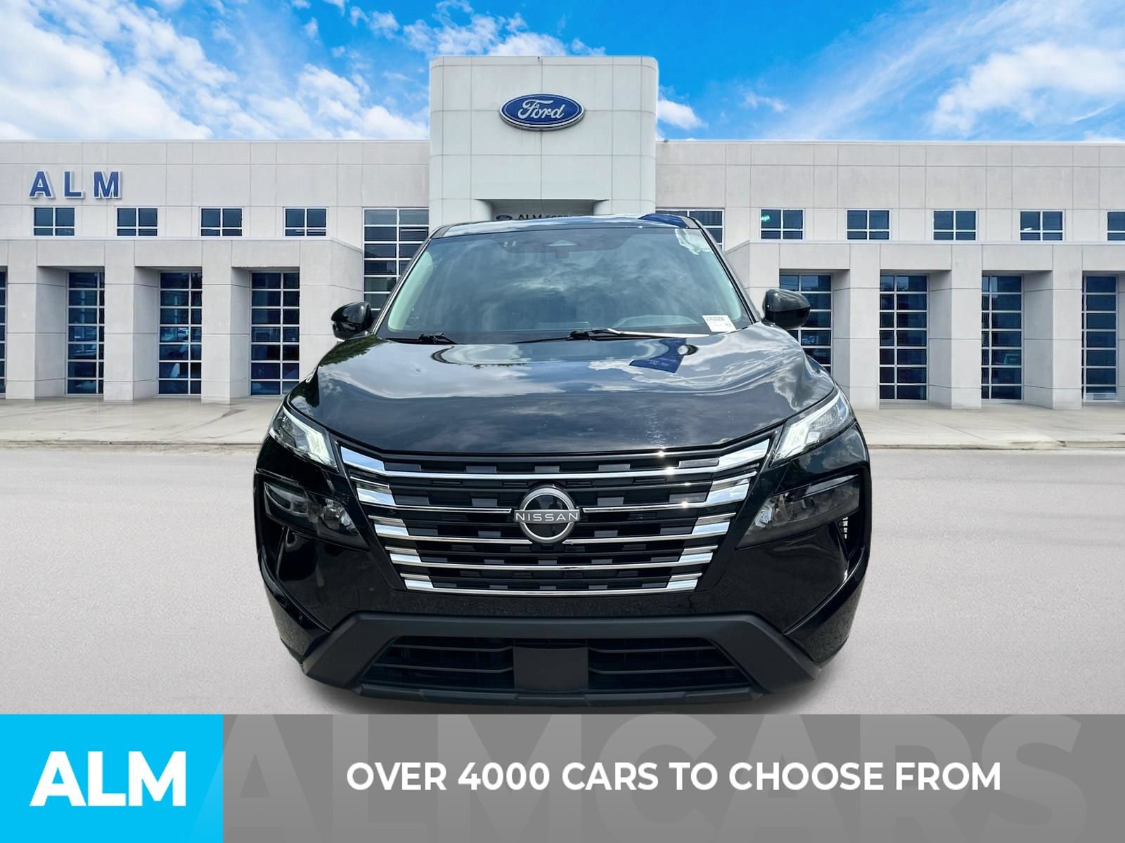 Used 2025 Nissan Rogue SV FWD image 2