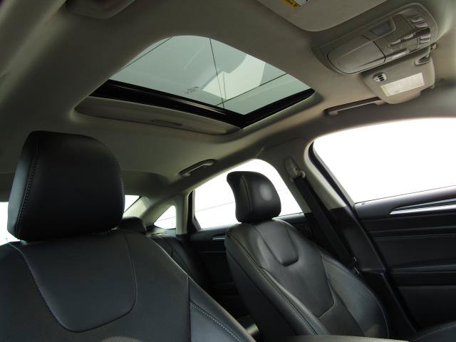 Certified 2019 Ford Fusion Titanium FWD image 3