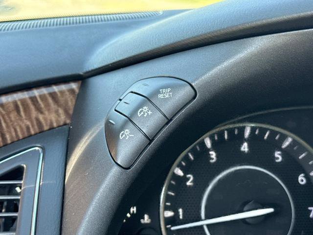 Used 2020 Nissan Armada Platinum w/ Captain's Chairs Package RWD image 23