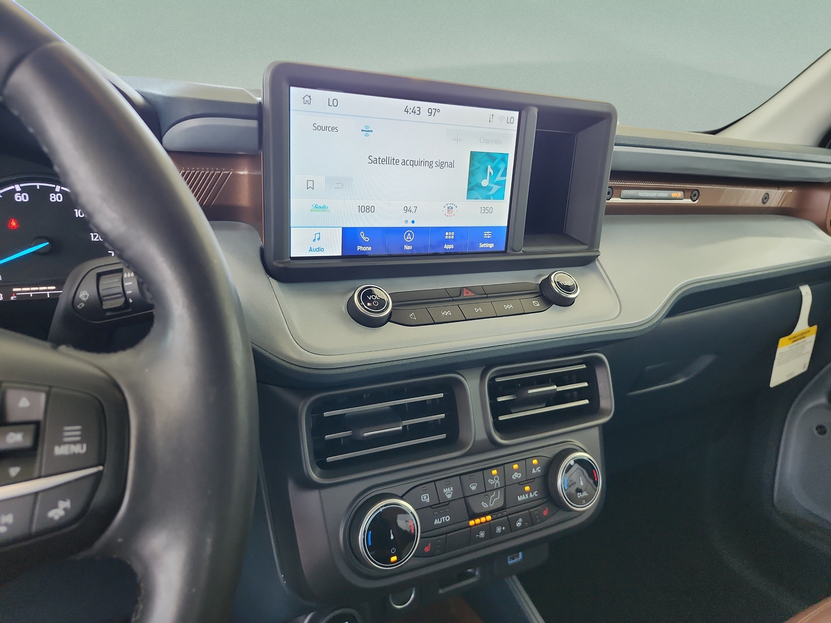 Certified 2024 Ford Maverick Lariat FWD image 12