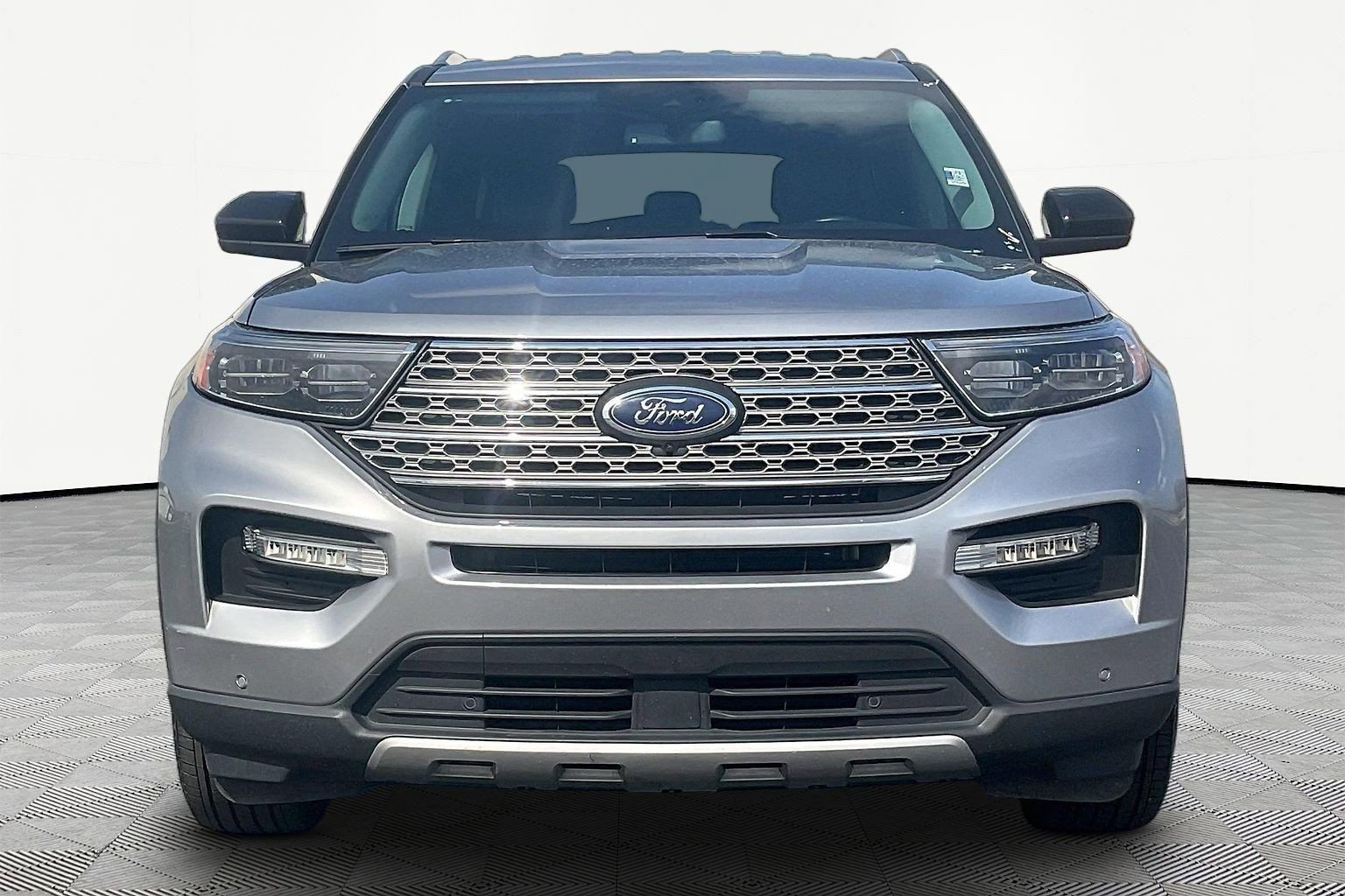 Certified 2023 Ford Explorer Limited image 3