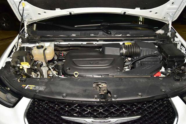 Used 2023 Chrysler Pacifica Limited image 37