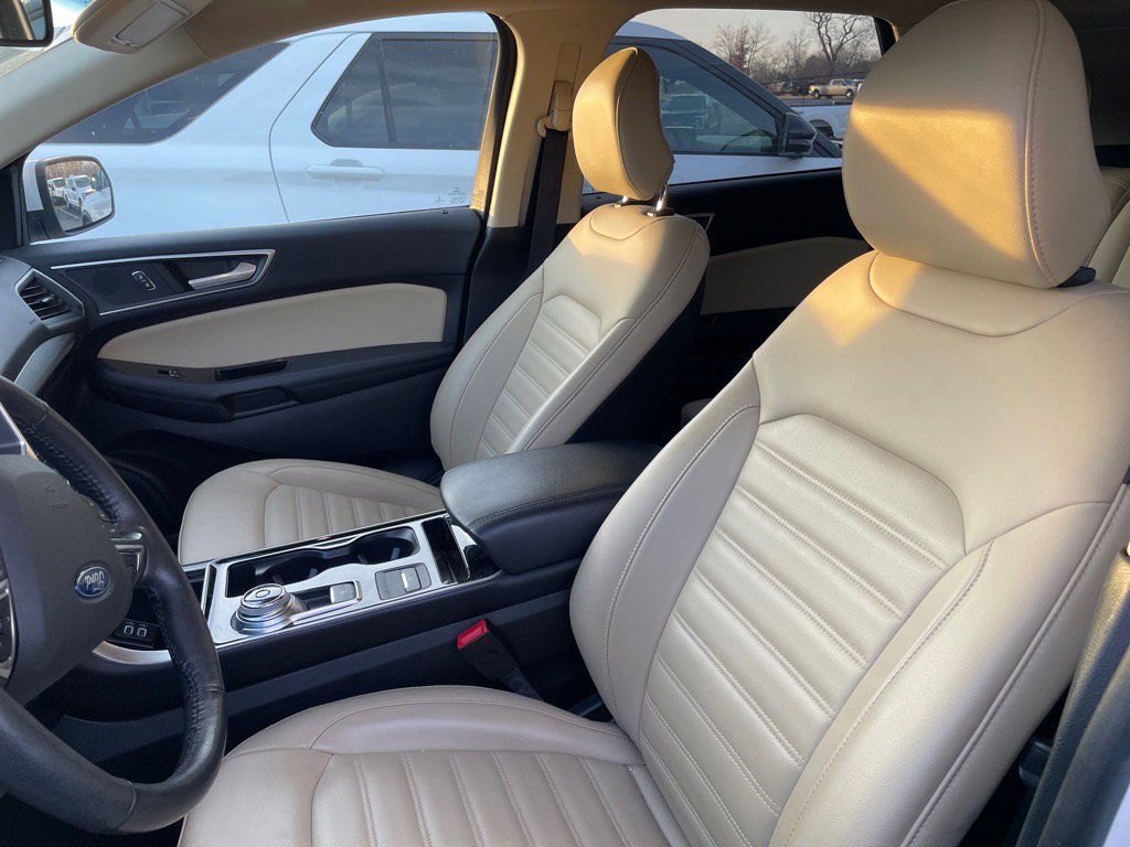 Certified 2019 Ford Edge SEL w/ Equipment Group 201A image 3