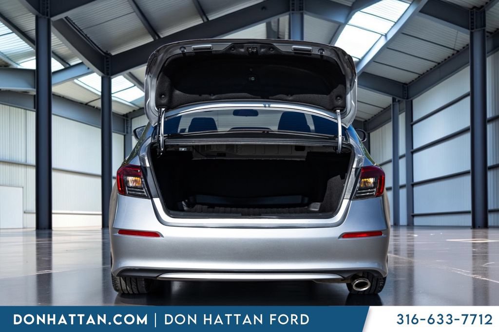Used 2023 Honda Civic Sport image 25