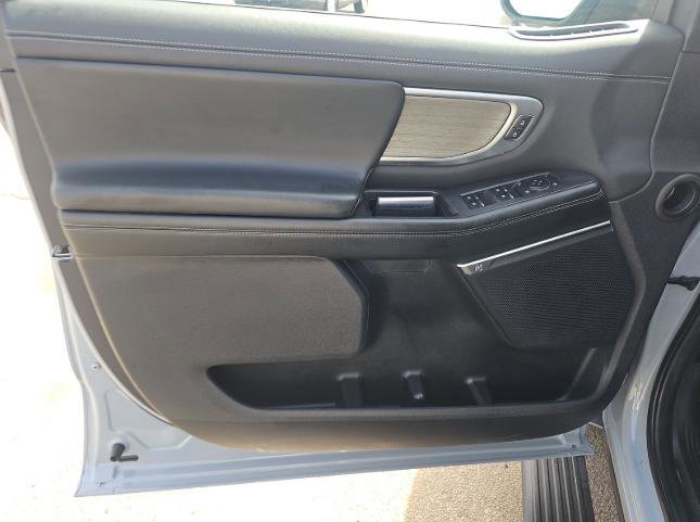 Certified 2025 Ford Expedition Platinum image 17