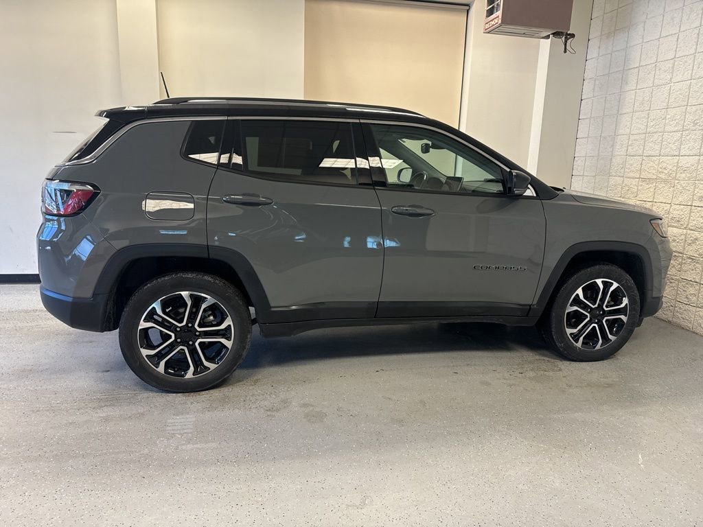 Used 2022 Jeep Compass Limited image 23
