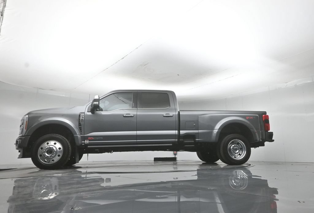 Certified 2023 Ford F450 Platinum w/ FX4 Off-Road Package AWD/4WD image 59