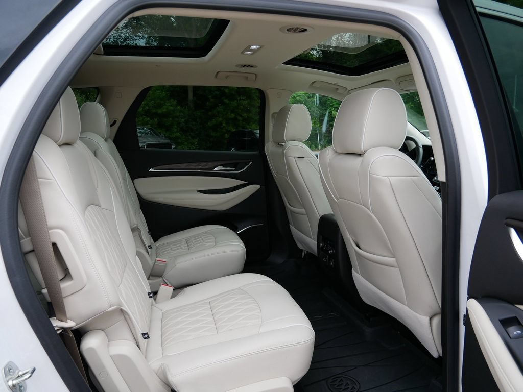 Used 2024 Buick Enclave Avenir w/ Avenir Technology Package AWD/4WD image 9