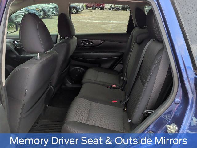 Used 2020 Nissan Rogue SV FWD image 13