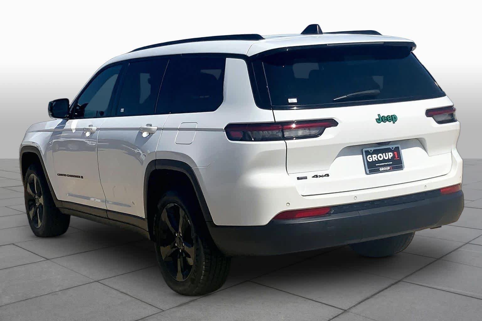 Used 2023 Jeep Grand Cherokee L Laredo AWD/4WD image 11
