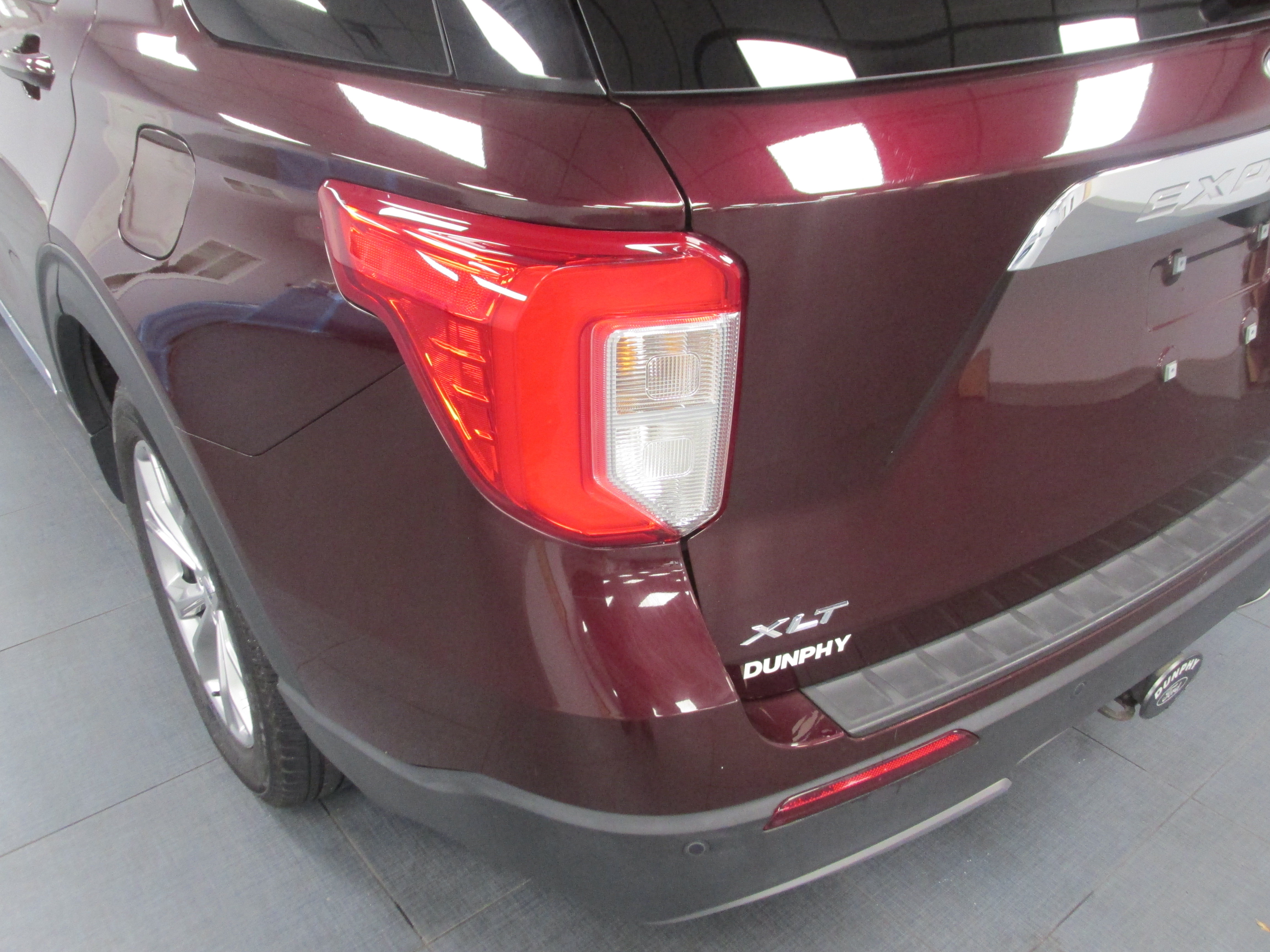 Certified 2022 Ford Explorer XLT w/ Equipment Group 202A AWD/4WD image 12