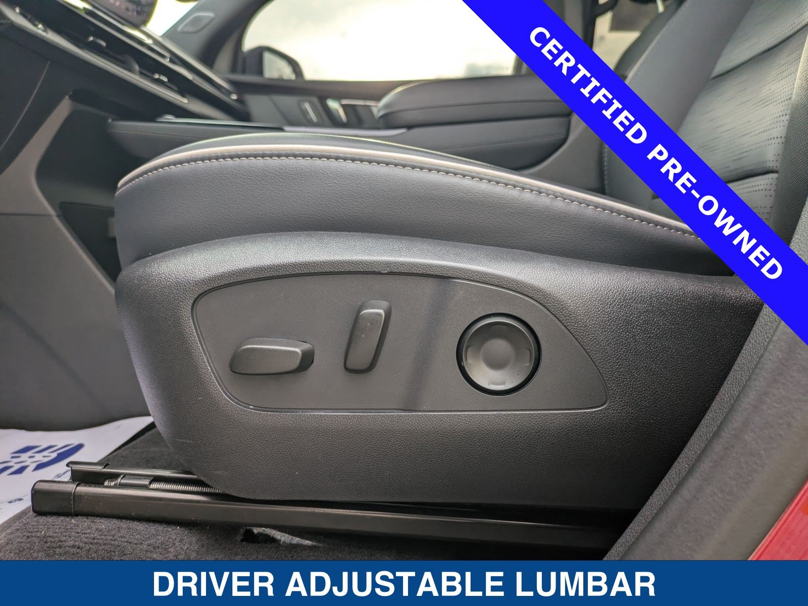 Used 2025 Buick Enclave Sport Touring w/ Power Package FWD image 29