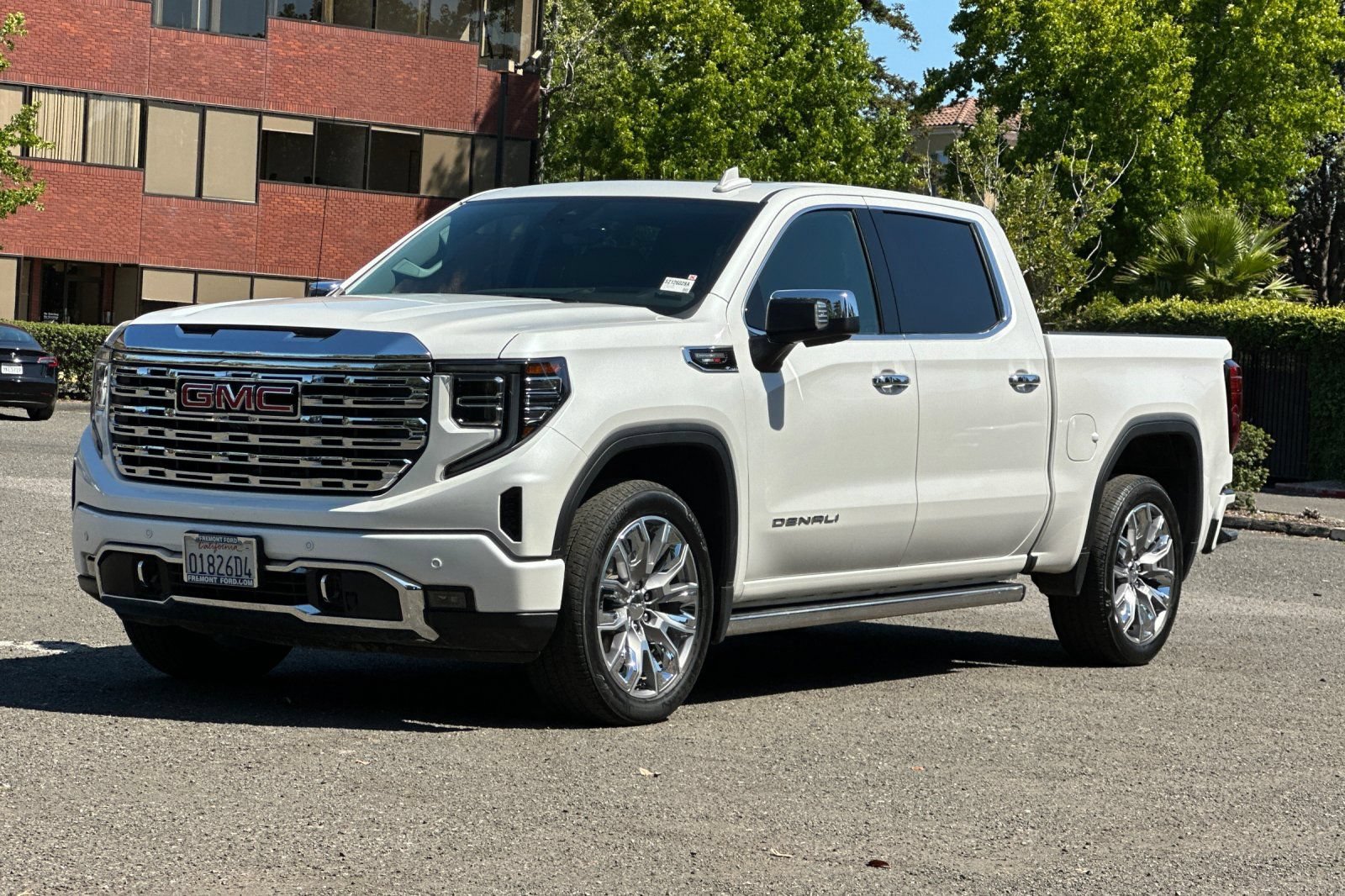 Used 2025 GMC Sierra 1500 Denali w/ Denali Reserve Package AWD/4WD image 8
