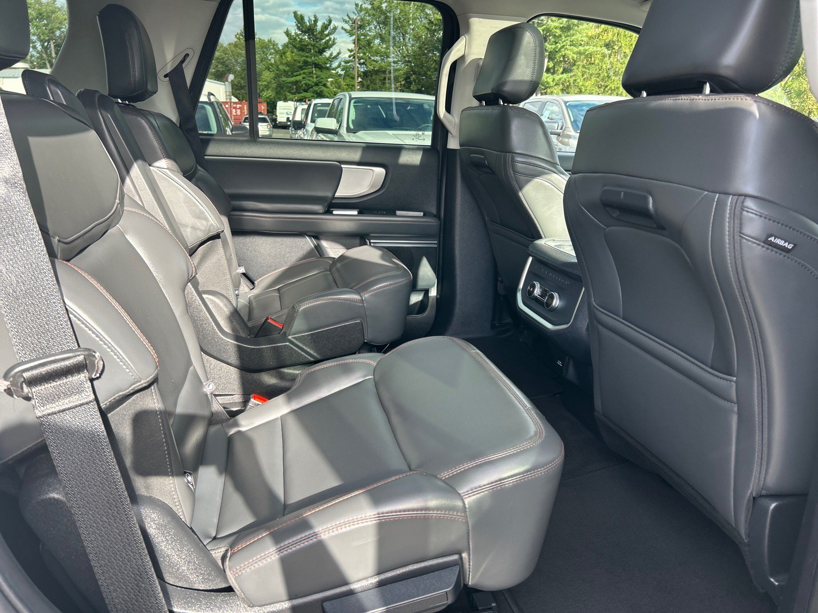 Certified 2025 Ford Expedition Active AWD/4WD image 24