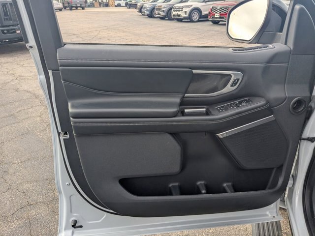 Certified 2025 Ford Expedition Max Platinum w/ Stealth Appearance Package AWD/4WD image 12