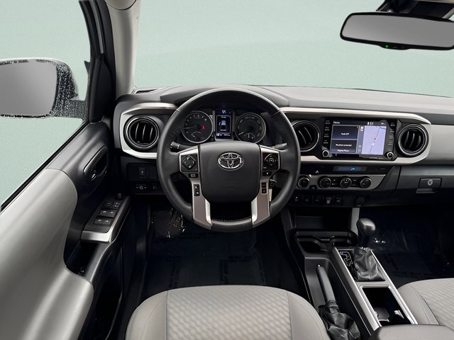 Used 2021 Toyota Tacoma SR5 AWD/4WD image 7