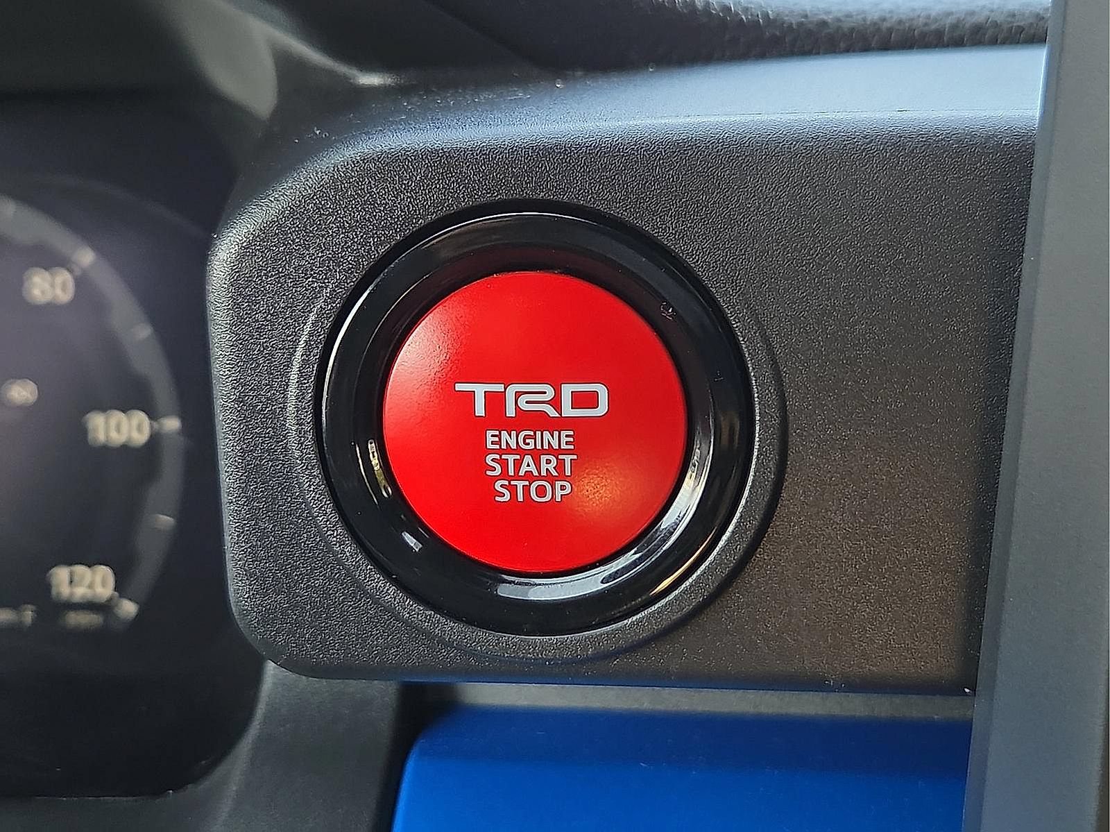 Used 2025 Toyota Tacoma TRD Off-Road AWD/4WD image 19