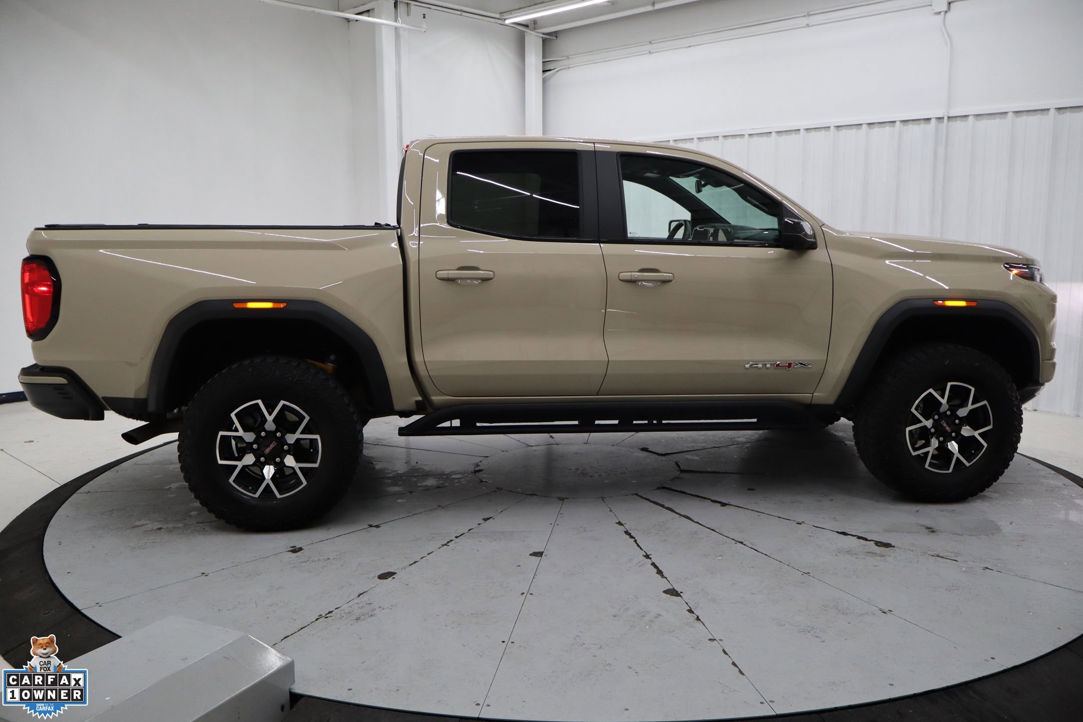 Used 2024 GMC Canyon AT4X image 2