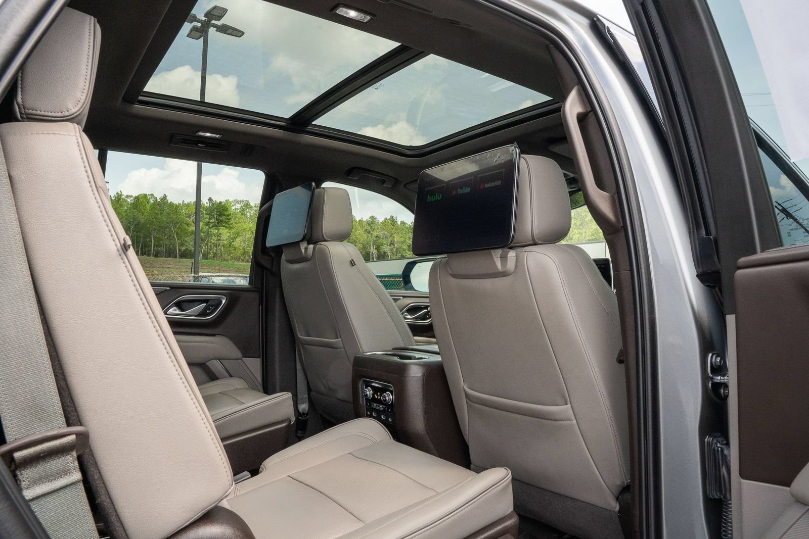 Used 2022 GMC Yukon SLT w/ SLT Premium Package RWD image 21